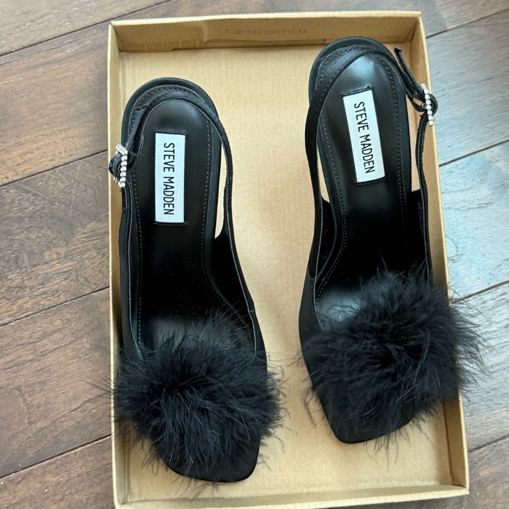 STEVE MADDEN Narella Slingback Feather Sandal - Picture 2 of 7